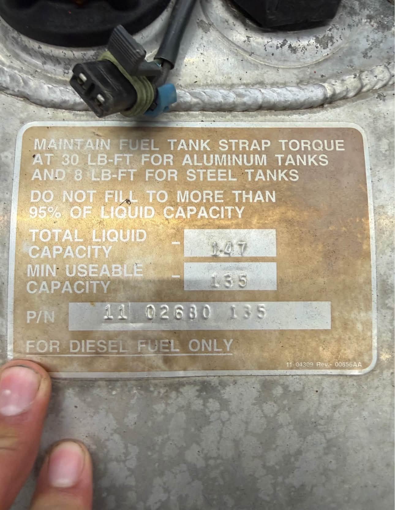 Peterbilt 379 fuel tanks, Peterbilt 379 fuel tank, Peterbilt 379 147 gallon fuel tank, 147 gallon Peterbilt fuel tank, Peterbilt 379 fuel tanks for sale, used Peterbilt 379 fuel tanks, Peterbilt 379 aluminum fuel tank, Peterbilt truck fuel tank, Peterbilt 379 replacement fuel tank, 294 gallon fuel capacity, Peterbilt 379 diesel fuel tank, used truck fuel tanks, semi truck fuel tanks, Peterbilt fuel tank replacement, Peterbilt 379 parts.