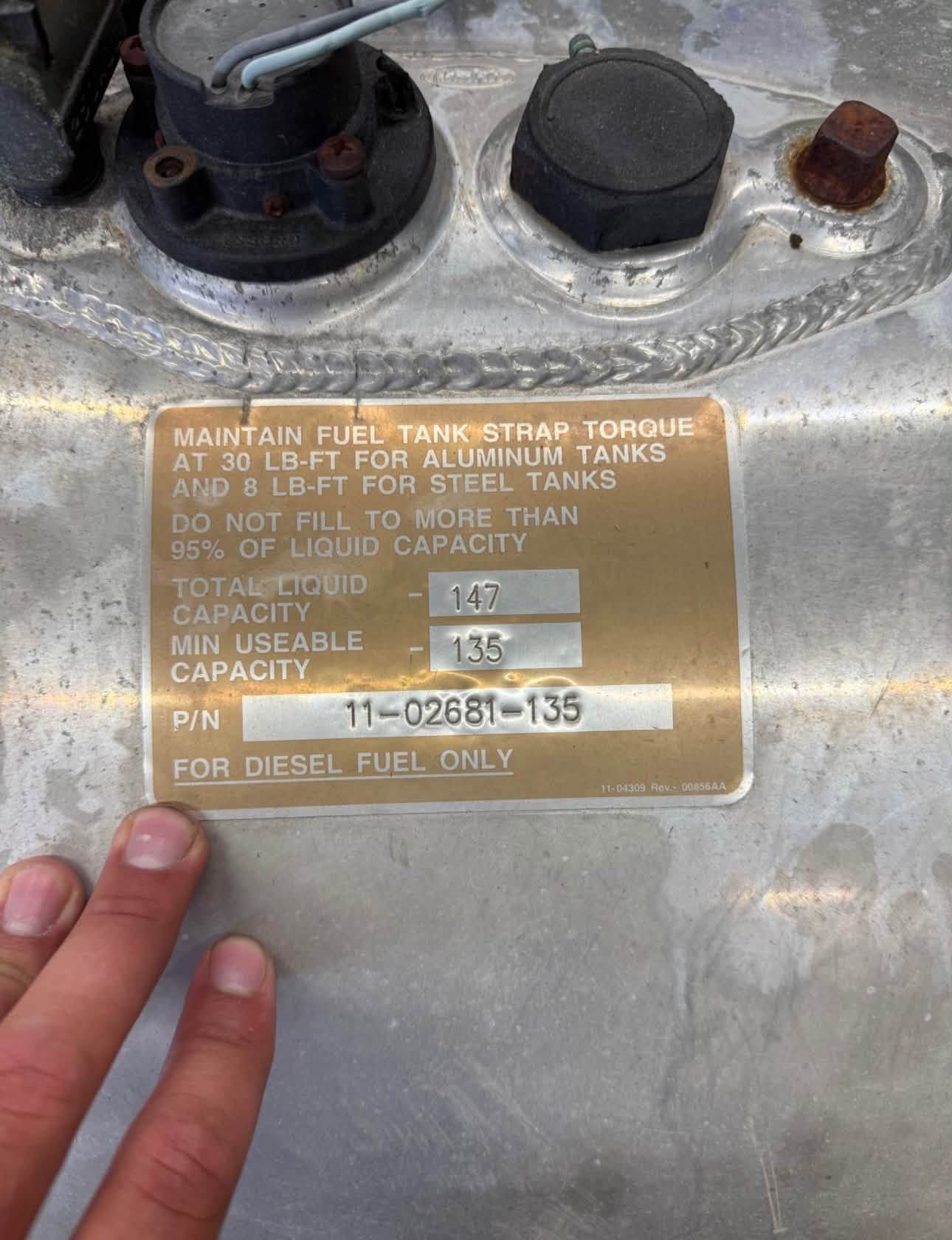 Peterbilt 379 fuel tanks, Peterbilt 379 fuel tank, Peterbilt 379 147 gallon fuel tank, 147 gallon Peterbilt fuel tank, Peterbilt 379 fuel tanks for sale, used Peterbilt 379 fuel tanks, Peterbilt 379 aluminum fuel tank, Peterbilt truck fuel tank, Peterbilt 379 replacement fuel tank, 294 gallon fuel capacity, Peterbilt 379 diesel fuel tank, used truck fuel tanks, semi truck fuel tanks, Peterbilt fuel tank replacement, Peterbilt 379 parts.