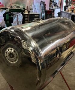 Peterbilt 379 fuel tank, Peterbilt 379 polished fuel tank, used Peterbilt 379 fuel tank, Peterbilt 379 replacement fuel tank, Peterbilt 379 aluminum fuel tank, Peterbilt 379 truck fuel tank, 39 inch weld to weld fuel tank, 39" Peterbilt fuel tank, polished semi truck fuel tank, semi truck fuel tank, heavy duty truck fuel tank, commercial truck fuel tank, Peterbilt fuel tank for sale, used Peterbilt truck parts, Peterbilt 379 truck parts, replacement semi truck fuel tank