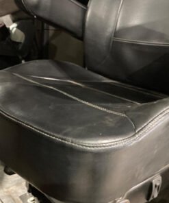 Freightliner Cascadia seat, Freightliner Cascadia air ride seat, Freightliner Cascadia driver seat, Freightliner Cascadia left seat, Freightliner Cascadia air suspension seat, Freightliner Cascadia black seat, Freightliner Cascadia leather seat, Freightliner Cascadia replacement seat, used Freightliner Cascadia seat, used truck air ride seat, Freightliner truck seat, Freightliner driver air ride seat, black imitation leather truck seat, heavy duty truck seat, semi truck air ride seat, Freightliner Cascadia interior parts, Freightliner Cascadia replacement parts