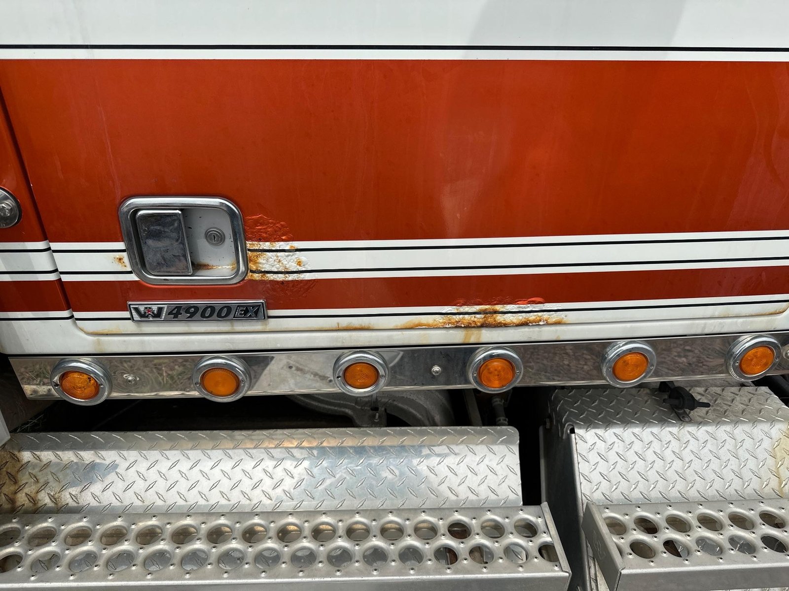 VIN: 5KJJABD64FPGH4942 Vehicle Info: 2015 Western Star Trucks 4900EX Shipping Status: Please add to cart for shipping estimate and delivery times. Reference Info 1997-Present WESTERN STAR TRUCKS 4700 1997-Present WESTERN STAR TRUCKS 4800 1997-Present WESTERN STAR TRUCKS 4900 1997-Present WESTERN STAR TRUCKS 4900E 1997-Present WESTERN STAR TRUCKS 4900EX 1997-Present WESTERN STAR TRUCKS 4900FA 1997-Present WESTERN STAR TRUCKS 5800 1997-Present WESTERN STAR TRUCKS 5900 Less... Warranty Info "AS IS" No Warranty. Item meets your satisfaction at the time of receipt or installation.
