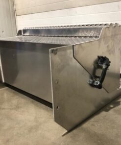 Peterbilt 379 battery box, Peterbilt 379 battery box replacement, Peterbilt 379 aluminum battery box, Peterbilt 379 diamond plate battery box, Peterbilt battery box, Peterbilt 379 battery tray box, 4 battery box Peterbilt 379, Peterbilt 379 battery box for sale, 01-05010031, 0105010031, 01-05012000, BF 01-05010031, new Peterbilt 379 battery box, aluminum truck battery box, Peterbilt truck parts, Peterbilt 379 replacement parts.
