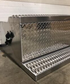 Peterbilt 379 battery box, Peterbilt 379 battery box replacement, Peterbilt 379 aluminum battery box, Peterbilt 379 diamond plate battery box, Peterbilt battery box, Peterbilt 379 battery tray box, 4 battery box Peterbilt 379, Peterbilt 379 battery box for sale, 01-05010031, 0105010031, 01-05012000, BF 01-05010031, new Peterbilt 379 battery box, aluminum truck battery box, Peterbilt truck parts, Peterbilt 379 replacement parts.