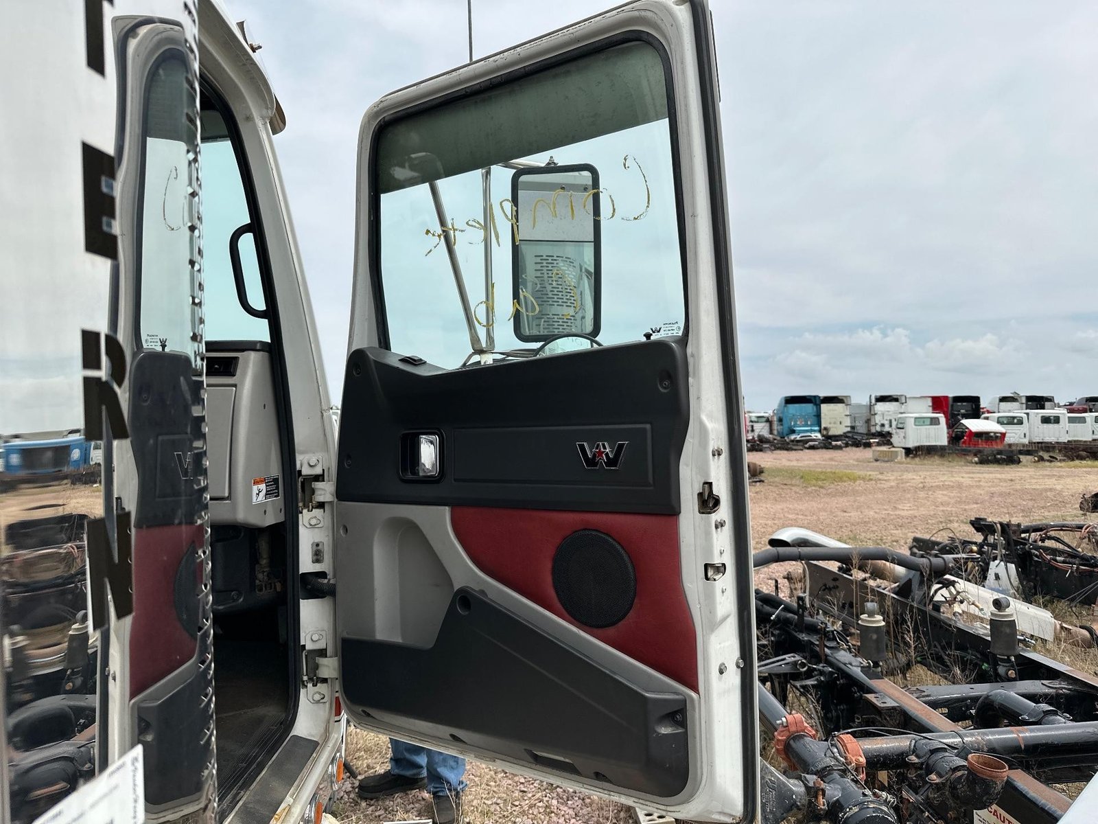 VIN: 5KJJABD64FPGH4942 Vehicle Info: 2015 Western Star Trucks 4900EX Shipping Status: Please add to cart for shipping estimate and delivery times. Reference Info 1997-Present WESTERN STAR TRUCKS 4700 1997-Present WESTERN STAR TRUCKS 4800 1997-Present WESTERN STAR TRUCKS 4900 1997-Present WESTERN STAR TRUCKS 4900E 1997-Present WESTERN STAR TRUCKS 4900EX 1997-Present WESTERN STAR TRUCKS 4900FA 1997-Present WESTERN STAR TRUCKS 5800 1997-Present WESTERN STAR TRUCKS 5900 Less... Warranty Info "AS IS" No Warranty. Item meets your satisfaction at the time of receipt or installation.