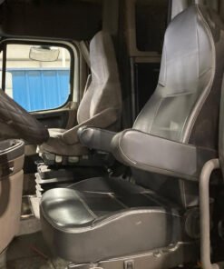Freightliner Cascadia seat, Freightliner Cascadia air ride seat, Freightliner Cascadia driver seat, Freightliner Cascadia left seat, Freightliner Cascadia air suspension seat, Freightliner Cascadia black seat, Freightliner Cascadia leather seat, Freightliner Cascadia replacement seat, used Freightliner Cascadia seat, used truck air ride seat, Freightliner truck seat, Freightliner driver air ride seat, black imitation leather truck seat, heavy duty truck seat, semi truck air ride seat, Freightliner Cascadia interior parts, Freightliner Cascadia replacement parts
