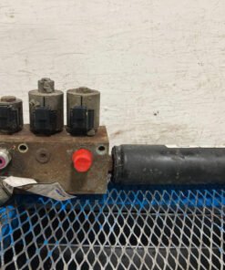 2015 CAT 262D Hydraulic Accumulator, CAT 262D Ride Control Valve, CAT 262D Hydraulic Accumulator Valve, CAT 310-8460, CAT 3108460, Used CAT 262D Hydraulic Parts, CAT 262D Hydraulic Valve, CAT 262D Ride Control Valve, CAT Skid Steer Hydraulic Parts, Used CAT Skid Steer Parts, Caterpillar Hydraulic Accumulator, Caterpillar Ride Control Valve, Heavy Equipment Hydraulic Parts, Used Heavy Equipment Hydraulic Parts, CAT 262D Replacement Parts, CAT 262D Parts, Caterpillar Skid Steer Parts