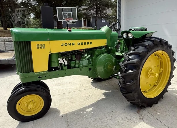1959 John Deere 630 53 HP Antique Collector Tractor - Image 4