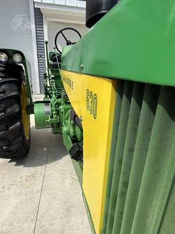 1959 John Deere 630 53 HP Antique Collector Tractor - Image 12
