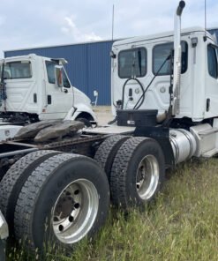 2019 Freightliner Cascadia 126, 2019 Freightliner Cascadia for sale, Freightliner Cascadia day cab, Freightliner Cascadia tractor, Freightliner tandem axle tractor, used Freightliner Cascadia, Freightliner Cascadia 126 day cab, Detroit DD15 505HP, Detroit DD15 14.8L engine, Fuller FRO17210C transmission, 10 speed manual Freightliner, 6x4 Freightliner tractor, tandem axle day cab truck, used semi trucks for sale, used tractor trucks, Class 8 day cab trucks, Freightliner commercial trucks, Freightliner Cascadia diesel truck, 2019 Freightliner tractor