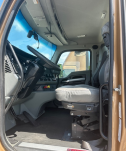 2022 Kenworth T680 day cab, 2022 Kenworth T680 for sale, Kenworth T680 tandem axle tractor, Kenworth T680 day cab truck, used Kenworth T680, Kenworth day cab tractor, PACCAR MX13 405HP, PACCAR MX13 engine truck, Endurant 12 speed transmission, PACCAR PO-16F112C transmission, Kenworth T680 pusher axle, tandem axle day cab truck, used semi trucks for sale, used tractor trucks, Class 8 day cab trucks, Kenworth commercial trucks, Kenworth T680 diesel truck, 2022 Kenworth tractor