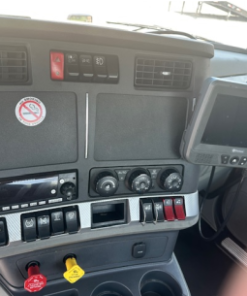 2022 Kenworth T680 day cab, 2022 Kenworth T680 for sale, Kenworth T680 tandem axle tractor, Kenworth T680 day cab truck, used Kenworth T680, Kenworth day cab tractor, PACCAR MX13 405HP, PACCAR MX13 engine truck, Endurant 12 speed transmission, PACCAR PO-16F112C transmission, Kenworth T680 pusher axle, tandem axle day cab truck, used semi trucks for sale, used tractor trucks, Class 8 day cab trucks, Kenworth commercial trucks, Kenworth T680 diesel truck, 2022 Kenworth tractor