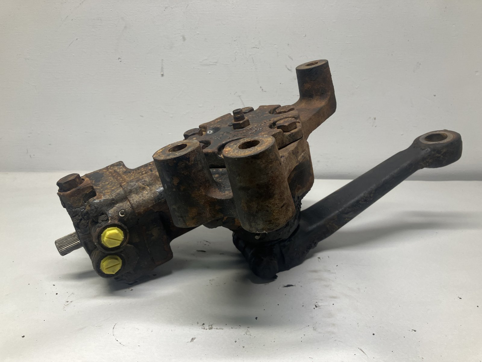 2007 International 4300 Steering Gear, International 4300 Steering Rack, International 4300 Steering Gear Rack, TRW Ross TAS40042, TAS40042 Steering Gear, TRW/Ross Steering Gear, TAS402594, International 4300 Truck Parts, Used International 4300 Parts, International DuraStar Steering Gear, Ford F650 Steering Gear, Heavy Duty Steering Gear, Semi Truck Steering Gear, Used Truck Steering Parts