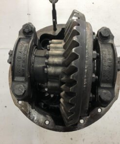2017 Peterbilt 579 differential assembly, Meritor MD2014X front carrier, Meritor MD2014H differential, Meritor MD2214X differential, used Peterbilt 579 differential, 3.25 ratio differential, 41 spline differential assembly, steel housing truck differential, 8.5C yoke differential, heavy-duty truck drivetrain parts