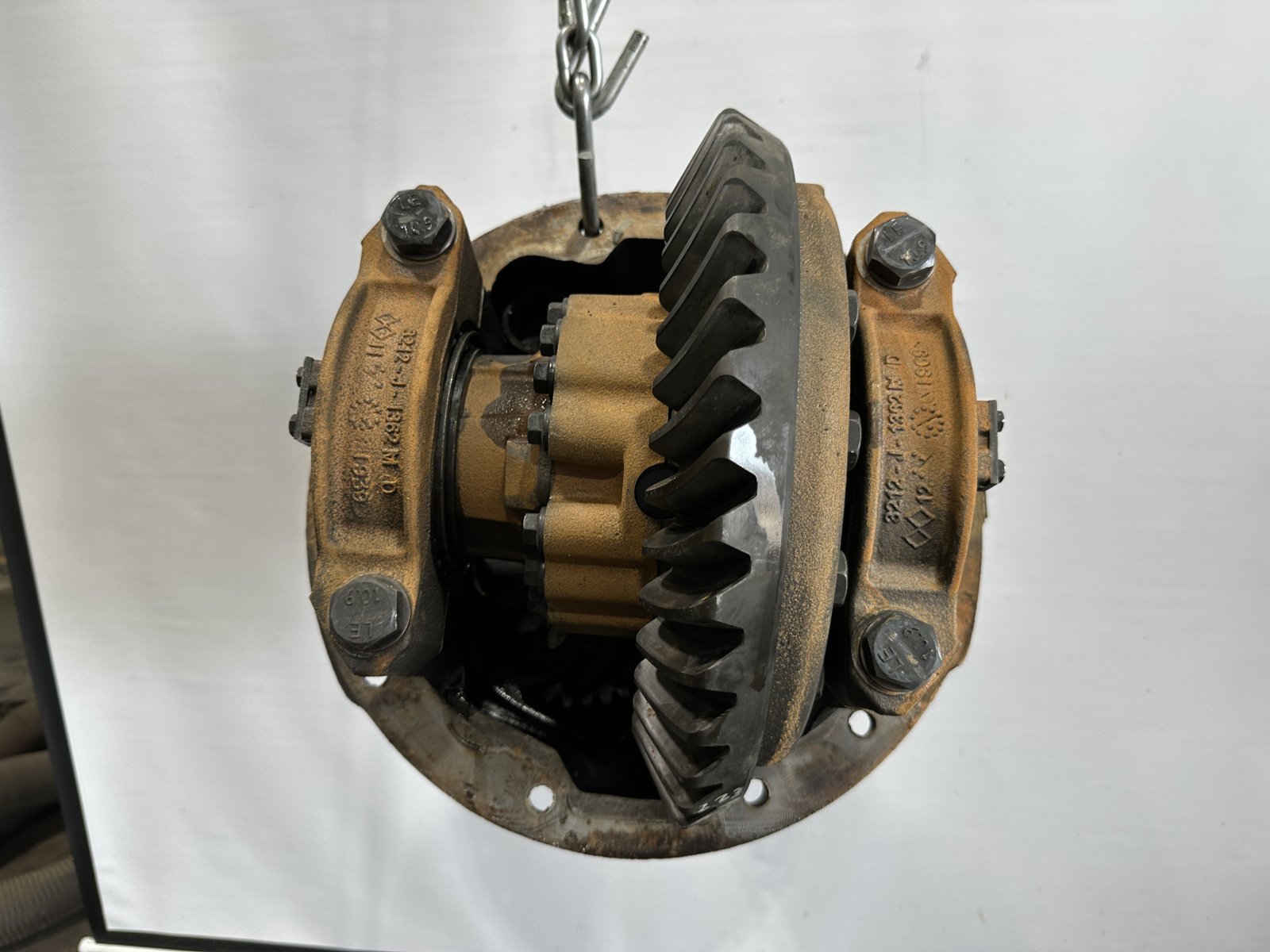 2020 International LT differential assembly, Meritor MD2014X front carrier, Meritor MD2014H differential, Meritor MD2214X differential, used International LT differential, 2.79 ratio truck differential, 41 spline differential assembly, SPL250 yoke differential, heavy-duty truck drivetrain parts