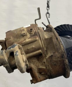 1991 International 8300 differential assembly, Spicer N400 front carrier, Spicer N400 differential, used International 8300 truck parts, 4.44 ratio differential, 41 spline differential assembly, RPL20 yoke differential, heavy-duty truck differential carrier, International truck drivetrain parts