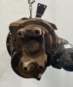 1991 International 8300 differential assembly, Spicer N400 front carrier, Spicer N400 differential, used International 8300 truck parts, 4.44 ratio differential, 41 spline differential assembly, RPL20 yoke differential, heavy-duty truck differential carrier, International truck drivetrain parts